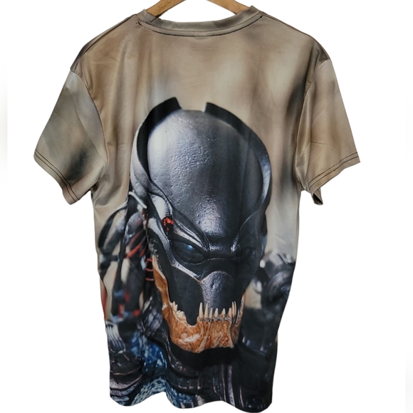 Bay Club Men's "Predator" Short Sleeve T-Shirt Size Large - Picture 2 of 3